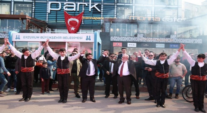 Karamollaoğlu SP İl Kongresine katıldı