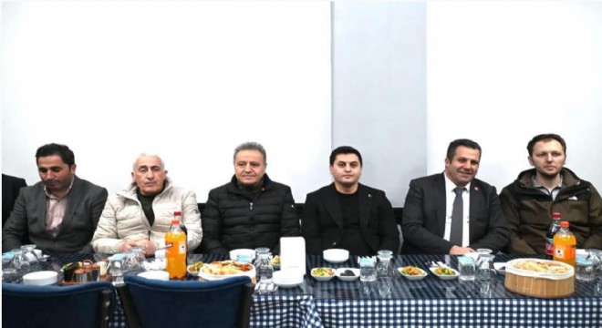 Yiğider, muhtarlarla iftarda buluştu
