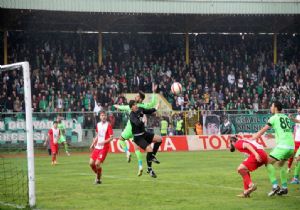 Sakaryaspor 90’da çöktü