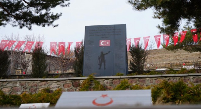 69 Şehit gözyaşı ve dualarla anıldı