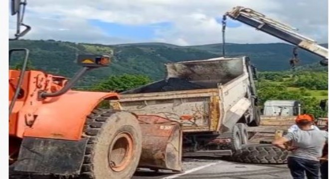 Ardahan yolunda trafik kazası: 2 hafif yaralı