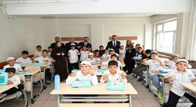 Baruş, TÜGVA Yaz Okulu öğrencileriyle buluştu