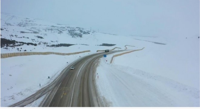 Bayburt ve Erzincan’ın yüksek kesimlerinde kar