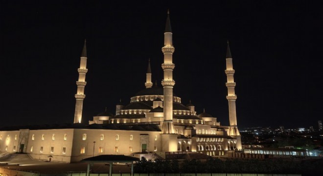 Camilerden selalar yükseldi