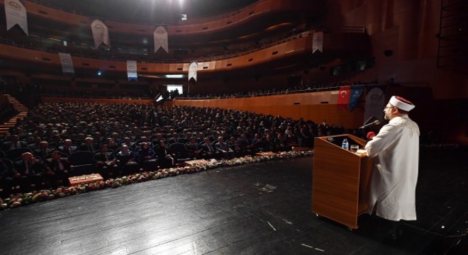 Erbaş: “Gençlerimize rol model olmalıyız”