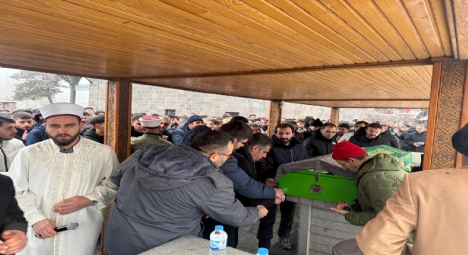 Erzurum Ülkühan Hocayı gözyaşlarıyla uğurladı