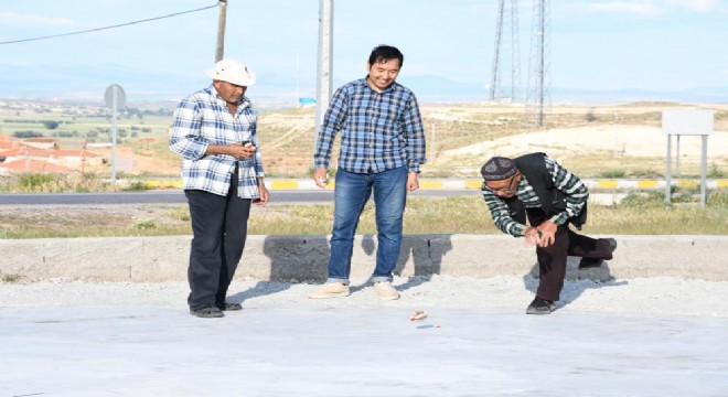 Kırgız Türkleri ‘aşık oyunu' geleneğini yaşatıyorlar