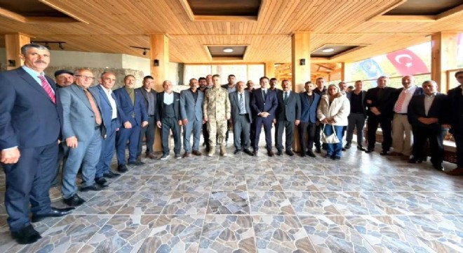 Şenkaya Belediyesi muhtarları ağırladı