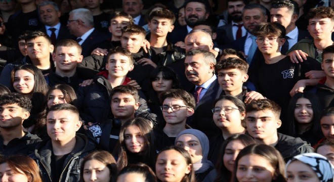 Tekin: 'Eğitimde dünya standartlarının üzerindeyiz'