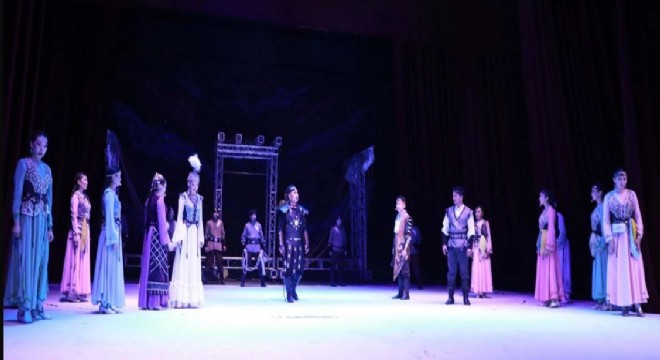 Türk Dünyası Tiyatro Festivali yoğun ilgi buldu