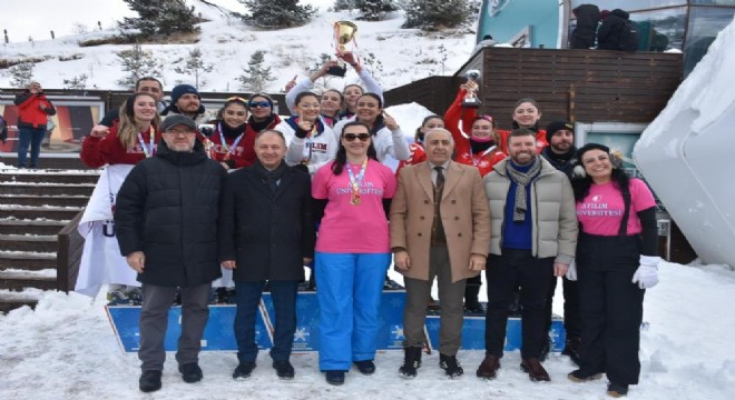 ÜNİLİG Kar Voleybolu şampiyonları belli oldu