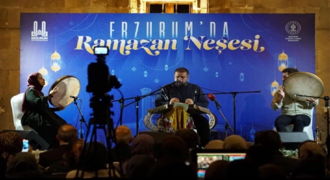 Yakutiye Medresesi’nde santurun zarif nağmeleri yankılandı