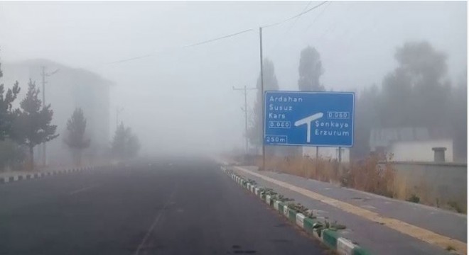 Yoğun sis sürücülere zor anlar yaşattı