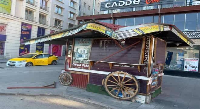 otobüs büfeye çarptı