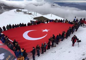 Palandöken Zirvesi’nde 92’inci Yıl coşkusu