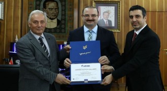 ATAUNİV Teknik Bilimler MYO akreditasyon belgesi aldı
