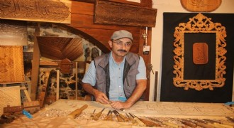 Ahşabı tabloya dönüştürüyor