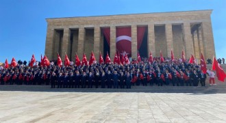 Bak ve Gençler Anıtkabir’de buluştu