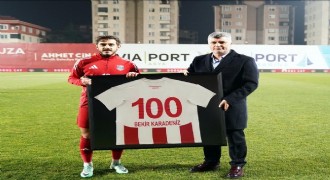 Bekir Karadeniz, Pendikspor'da 100. maçına çıktı