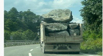 Kaya yüklü kamyonlar trafikte endişe doğuruyor