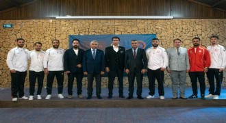 Okul Curling Gelişim Projesi için iş birliği