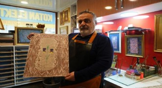 Oltu taşıyla Karayazı kalesi ebruda buluştu
