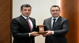 Selçuk Bayraktar'a Kırgızistan'dan devlet nişanı