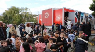 TRT Mobil Sinema Tırı Oltu'daydı